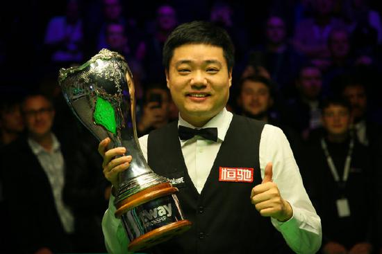 丁俊晖第三次夺得英锦赛冠军